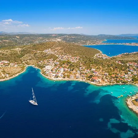 By The Sea Kanica, - 1106 *