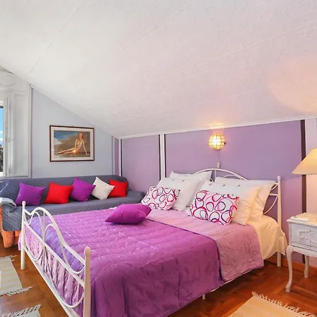 By The Sea Kanica, - 1106 *