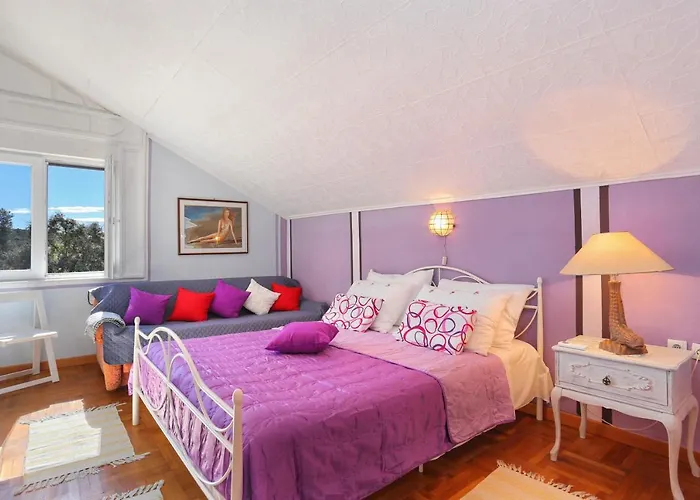 By The Sea Kanica, - 1106 *