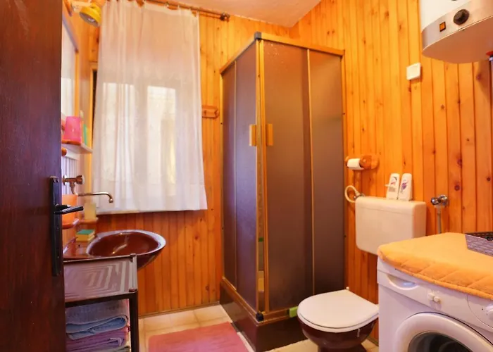 By The Sea Kanica, - 1106 *